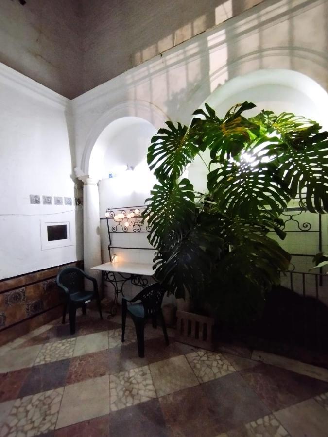 Piso En El Casco Antiguo Con Patio Privado Apartment Sevilla Bagian luar foto